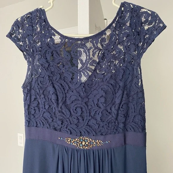 Adrianna Papell Lace Chiffon Dress - Picture 4 of 6